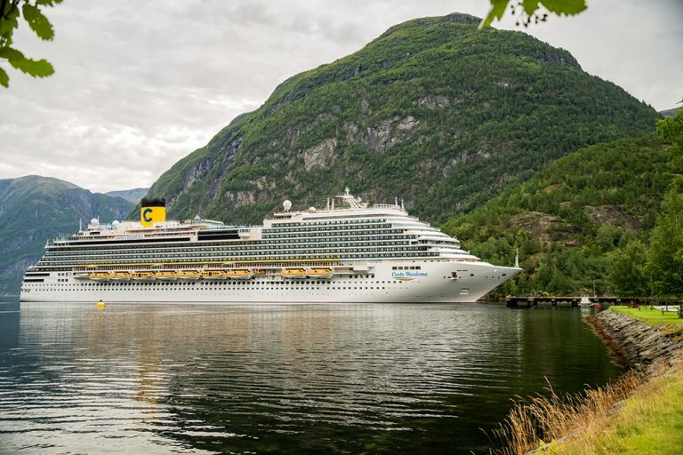 Instagram post from lusoriginalviagens. This post is in position 4.