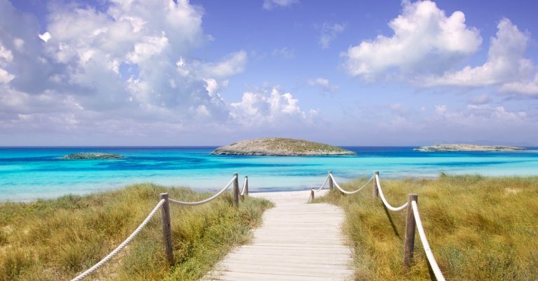 Instagram post from lusoriginalviagens. This post is in position 1.